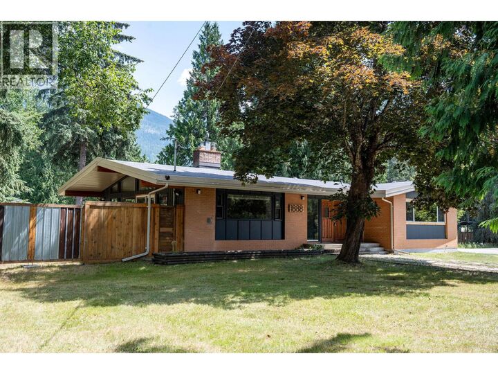 Property Photo: 1888 Airport Way BC V0E 2S0