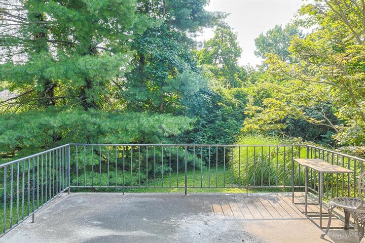 Property Photo:  5940 Ambassador Court  OH 45014 