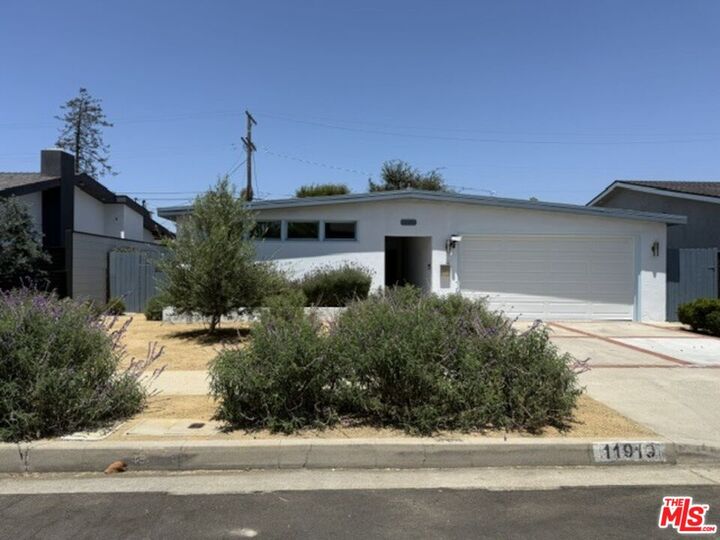 Property Photo:  11919 Weir St  CA 90230 