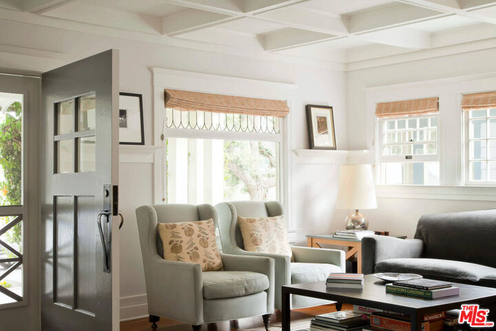 Property Photo:  147 Fraser Ave  CA 90405 