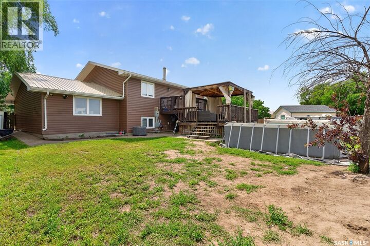 Property Photo:  1355 Manitou Crescent  SK S6H 7C4 
