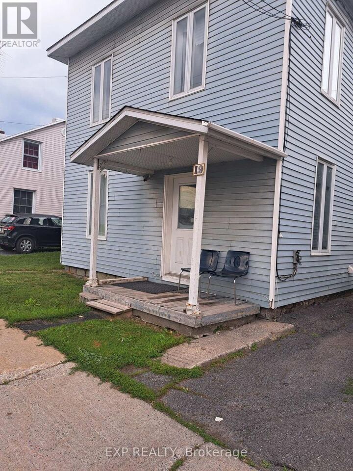 19 Kenyon Street West — photo 1