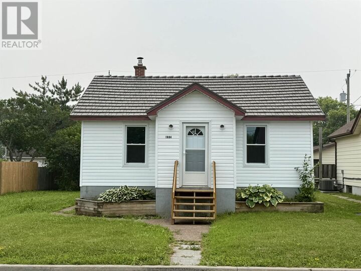 1004 Gore Street W — photo 1