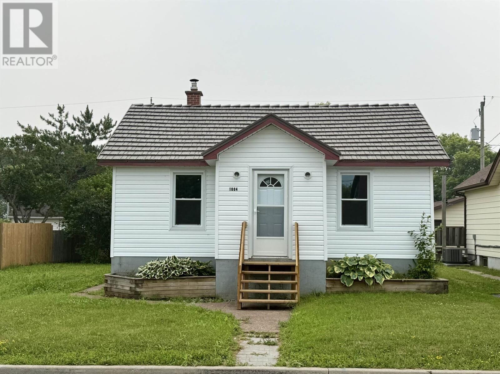 Property Photo: 1004 Gore Street W ON P7E 3T1
