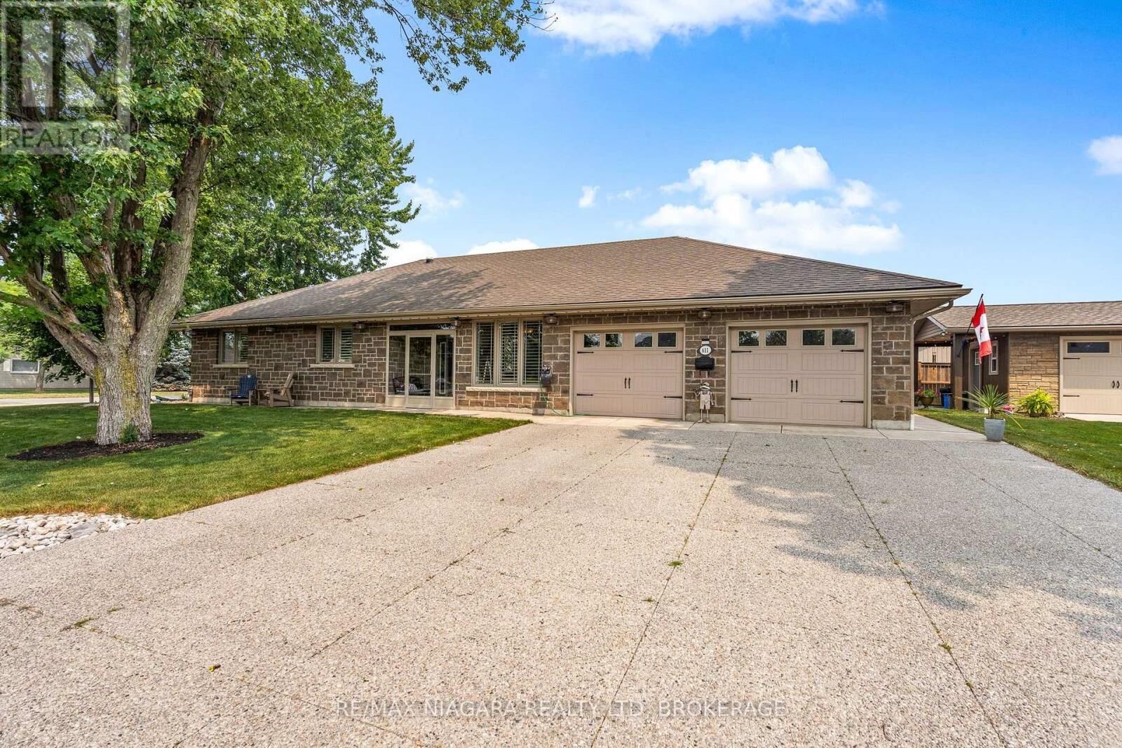 Property Photo: 611 Sugarloaf Street ON L3K 0A3