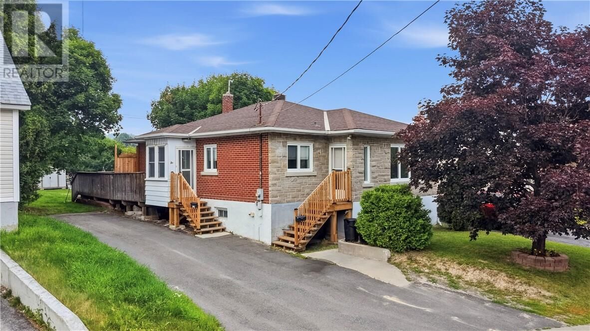 Property Photo: 255 Fenton Avenue ON P3C 3E3