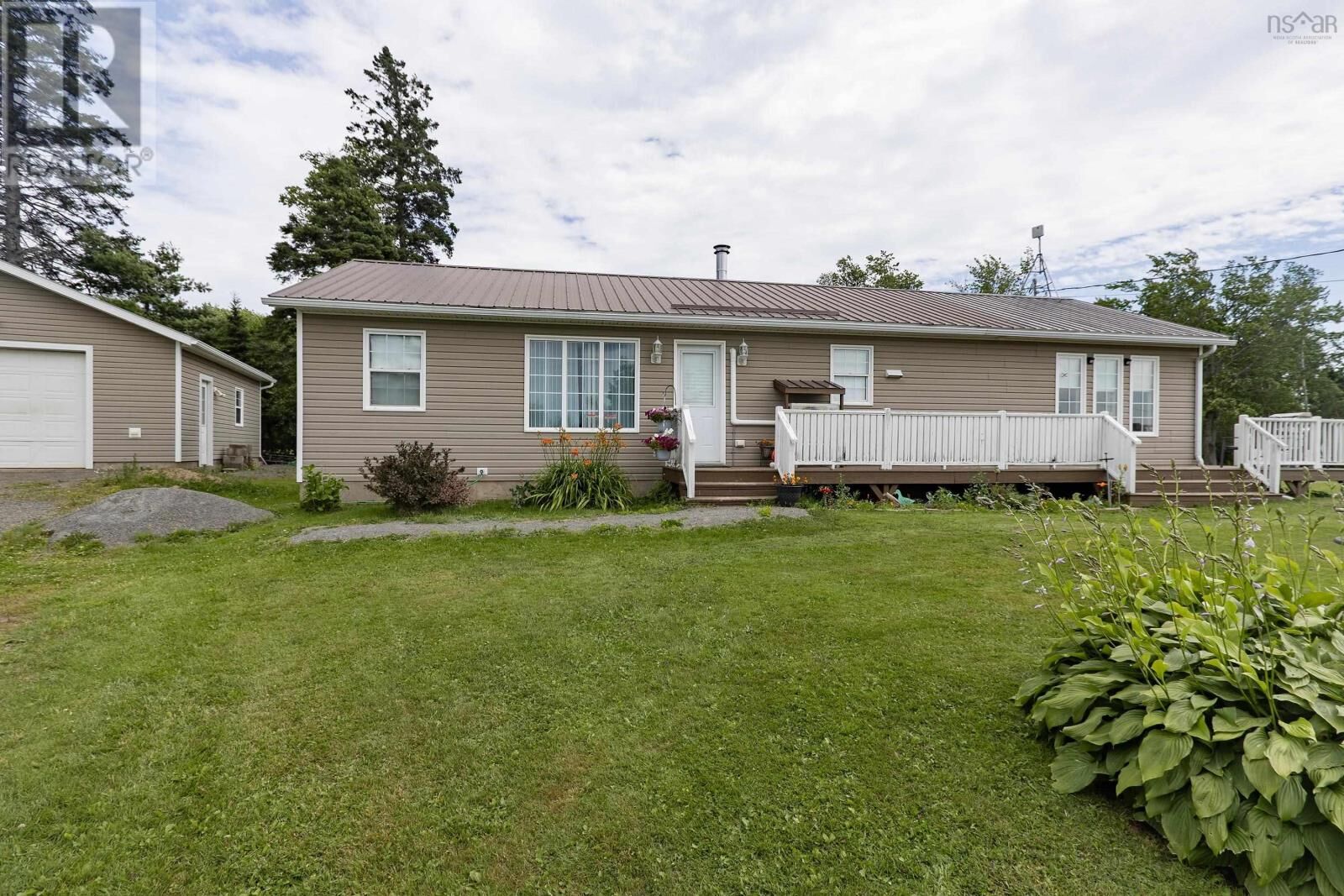 Property Photo:  28 Jackson Point Road  NS B4H 3Y2 