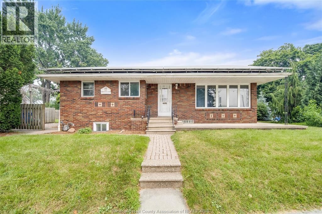Property Photo: 2914 Wyandotte Street ON N9C 1M4