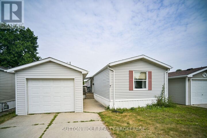 Property Photo: 7 Stewart Street ON N7G 1A1