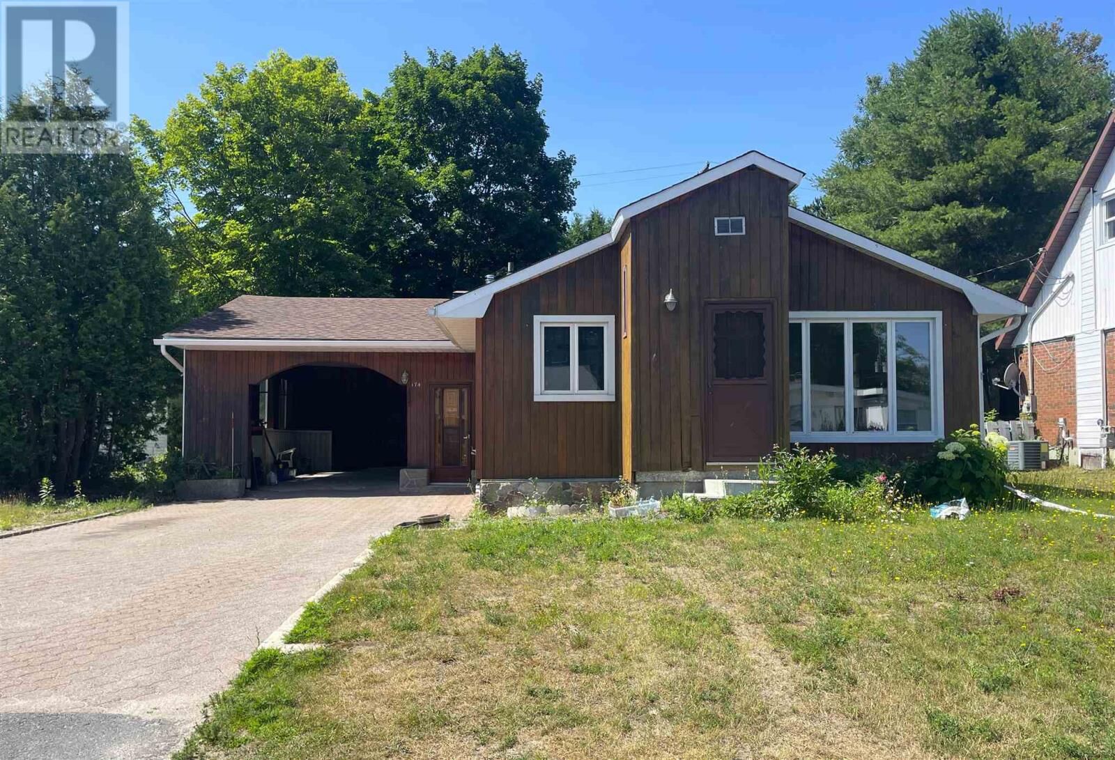 Property Photo: 174 Axmith Ave ON P5A 1C1