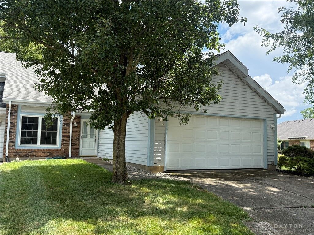 Property Photo: 481 Meadowview Court OH 45377