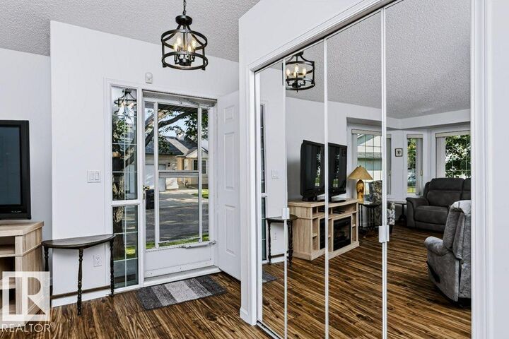 Property Photo:  9420 172 Street NW 18  AB T5T 6K1 