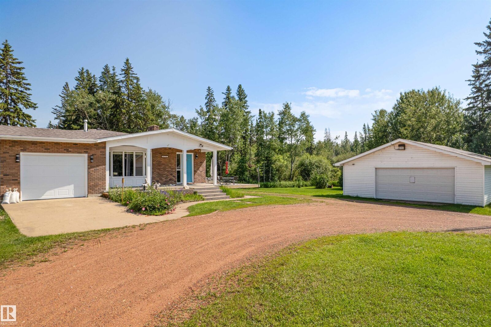 Property Photo:  57108 Rge Road 220 38  AB T0A 2W0 