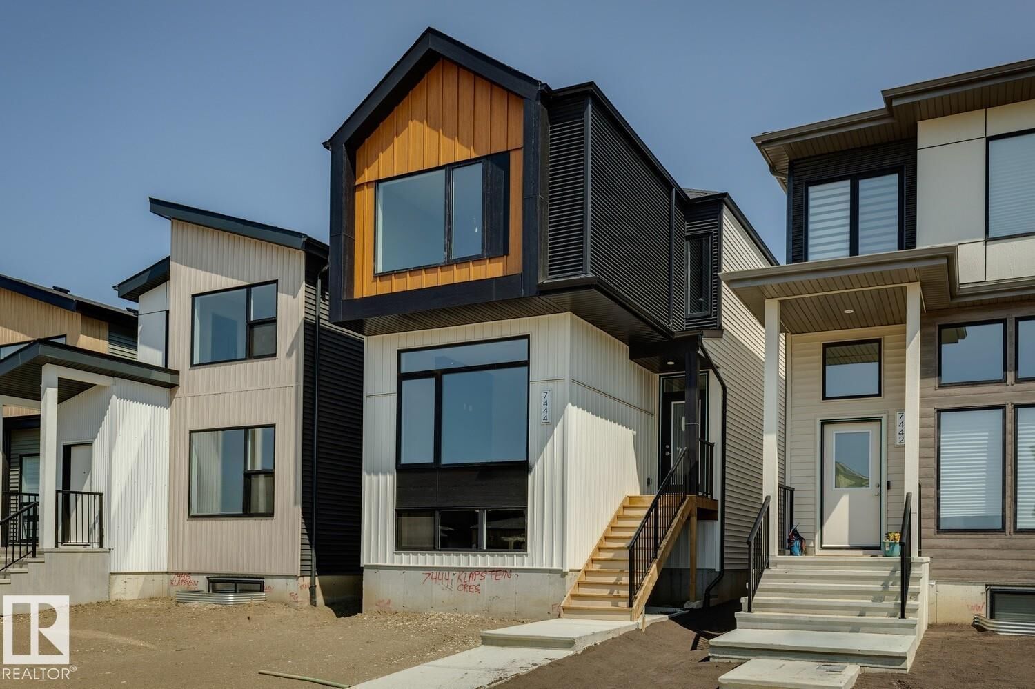 Property Photo:  7444 Klapstein Crescent SW  AB T6W 5N7 