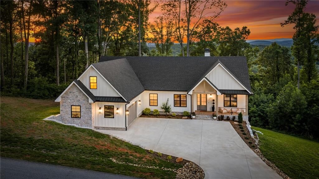Property Photo:  228 Winding Ridge  GA 30512 