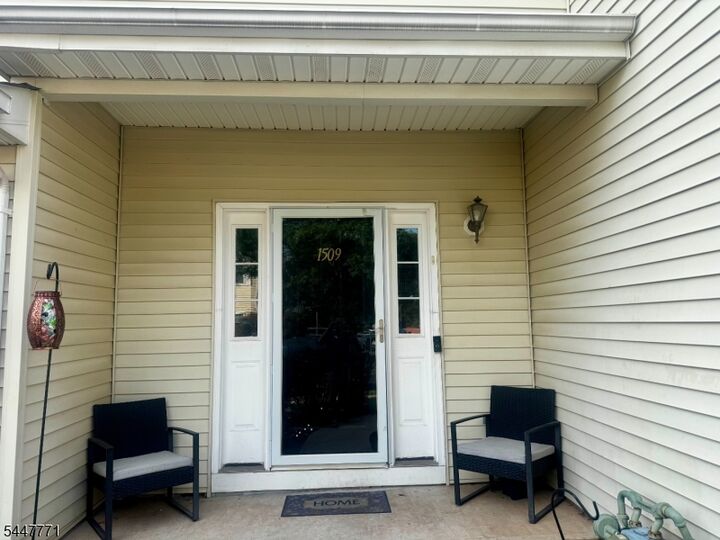 Property Photo:  1509 Pisaniello Ct  NJ 07080 