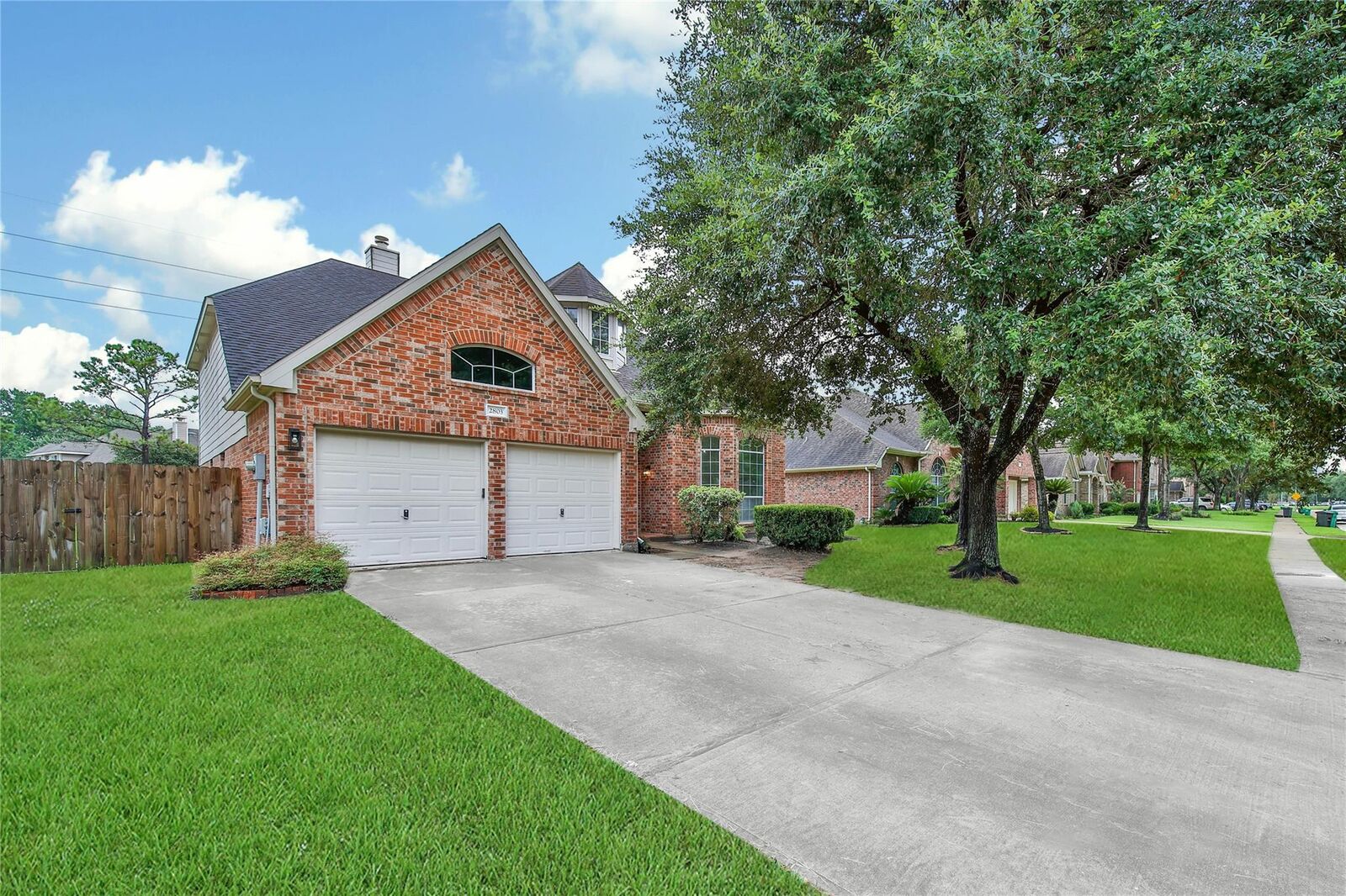 Property Photo: 2803 Falcon Knoll Lane TX 77494