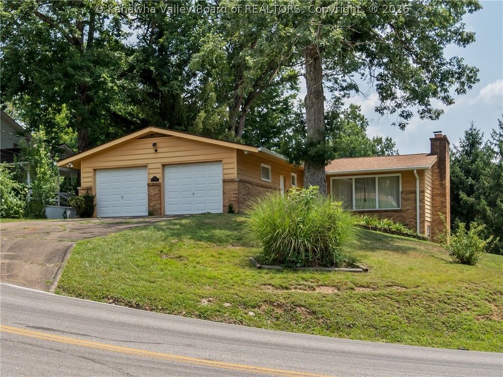 Property Photo:  906 Wilkie Drive  WV 25314 