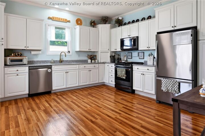 Property Photo:  400 Mulberry Street  WV 26164 