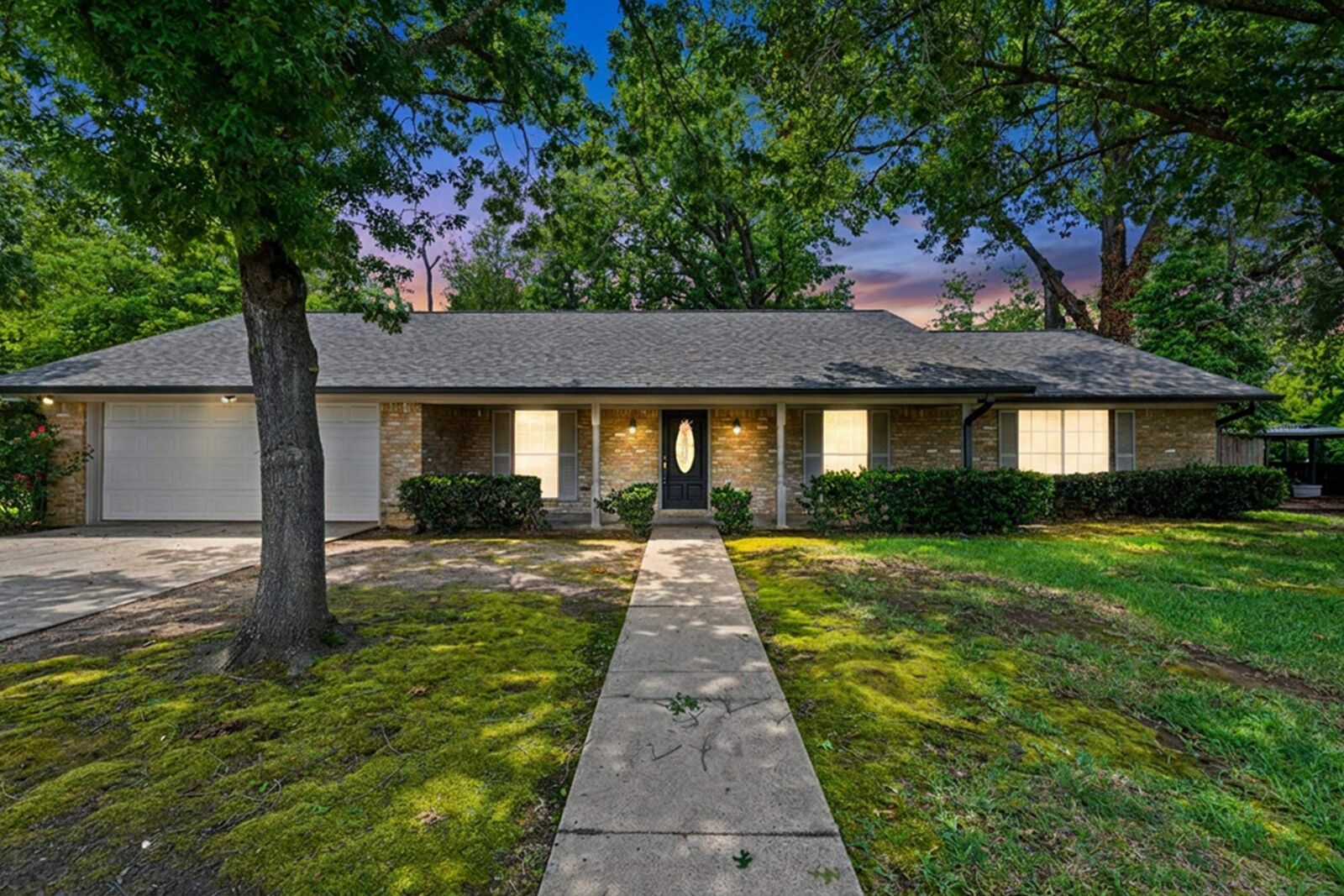 Property Photo: 604 Beverly Street TX 75601-001