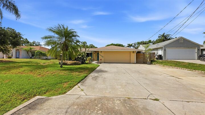 Property Photo: 2220 Doud Street FL 34231