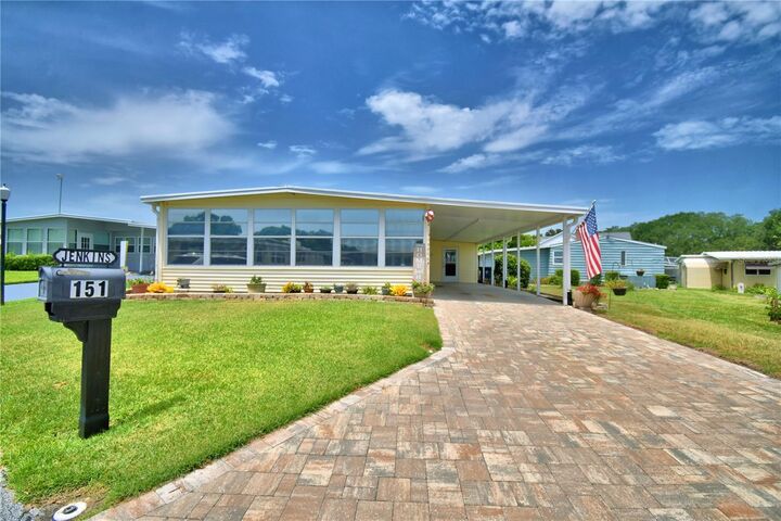Property Photo: 151 Holiday Lane FL 33823