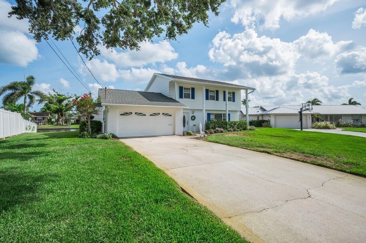 Property Photo: 1310 41st Avenue NE FL 33703