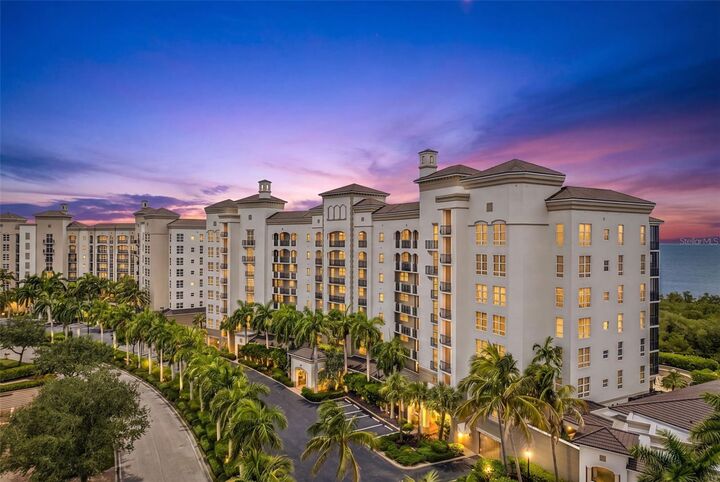 Property Photo:  3329 Sunset Key Circle 204  FL 33955 