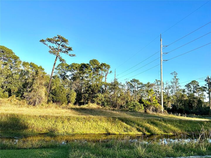 Property Photo: 1635 Central Parkway FL 32724