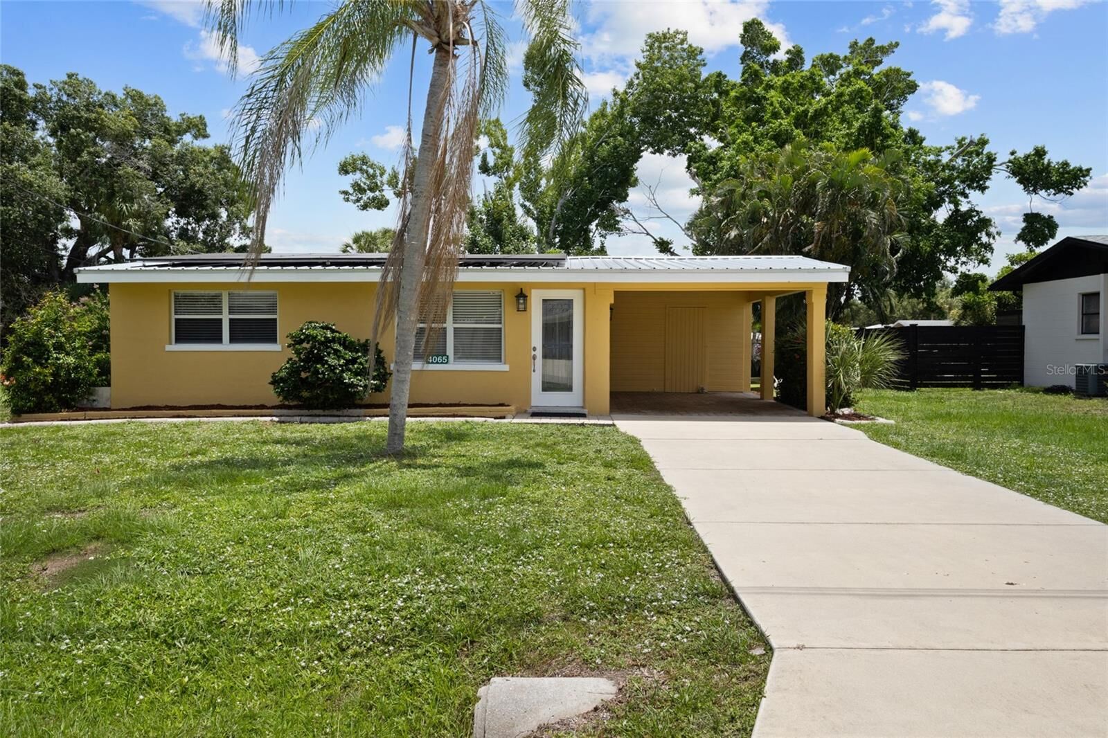 Property Photo:  4065 Asbury Place  FL 34233 