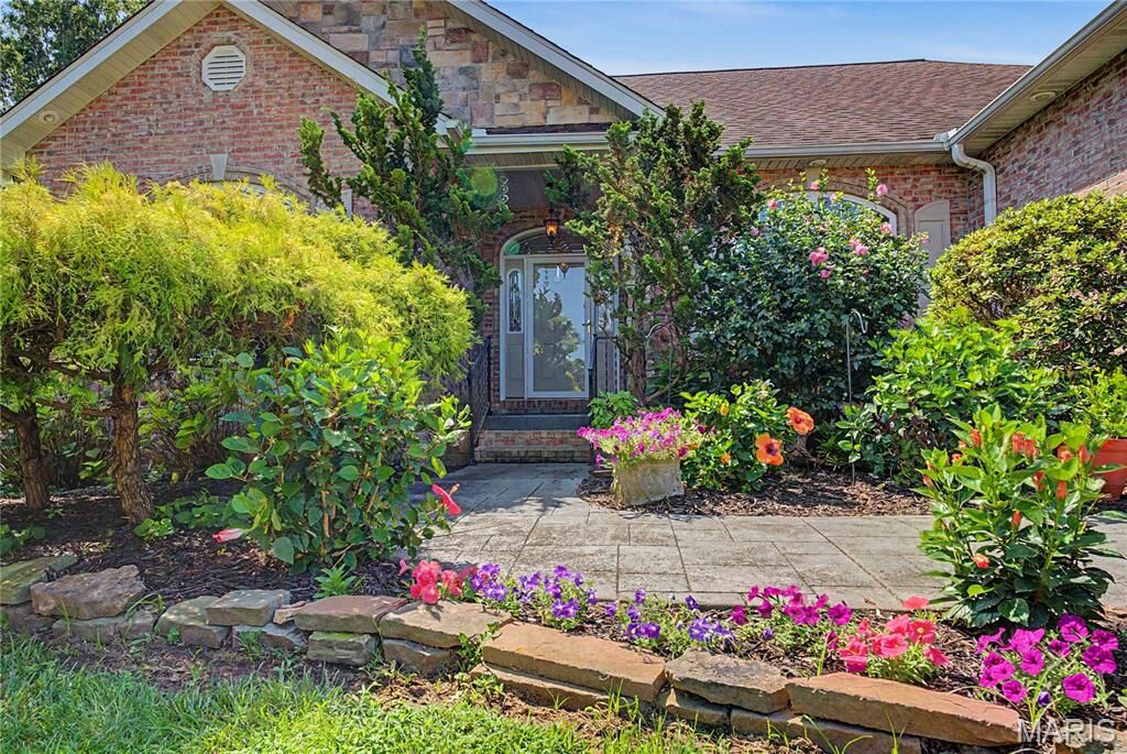 Property Photo: 1863 Greenbrier Street MO 63701