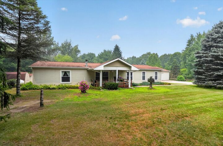 Property Photo: 11344 Dixon Road MI 49277