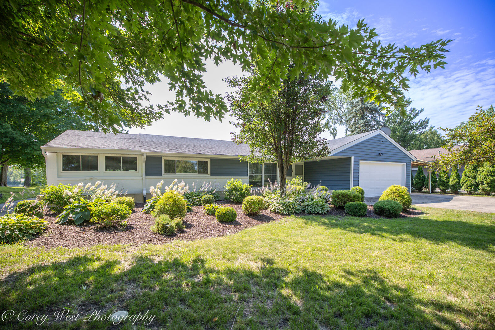 Property Photo: 6183 N River Drive IL 61061