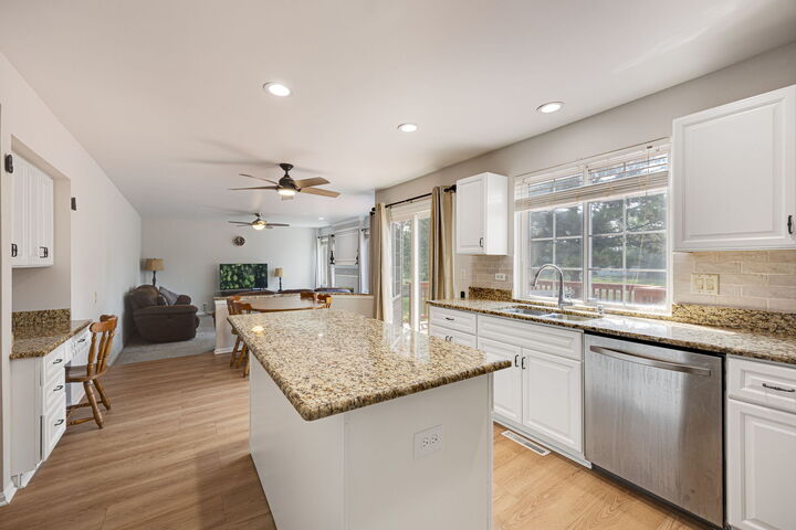 Property Photo: 1650 Charlotte Circle IL 60564