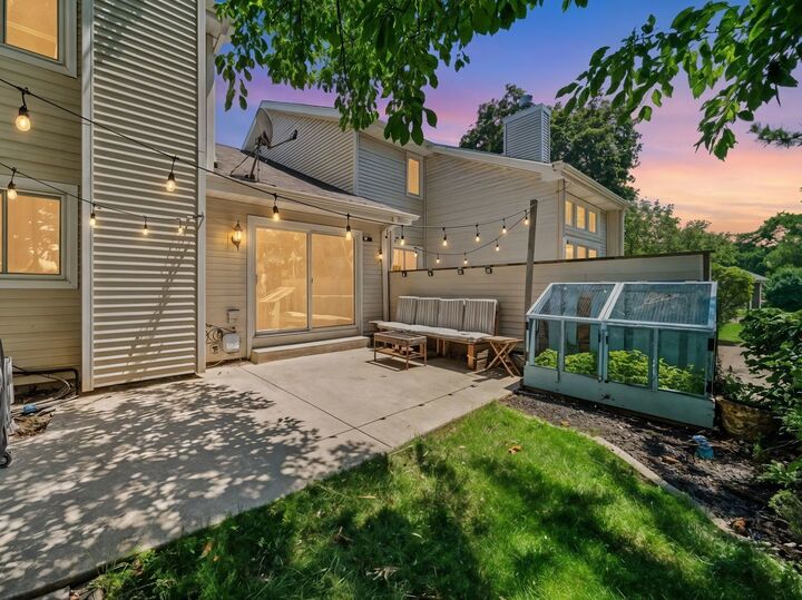 Property Photo: 4S780 Pinehurst Drive IL 60563