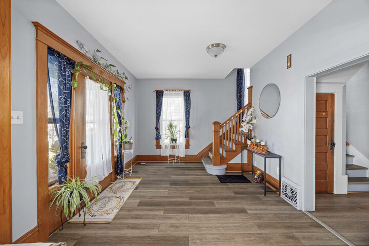 Property Photo:  427 Grand Avenue  IL 60506 