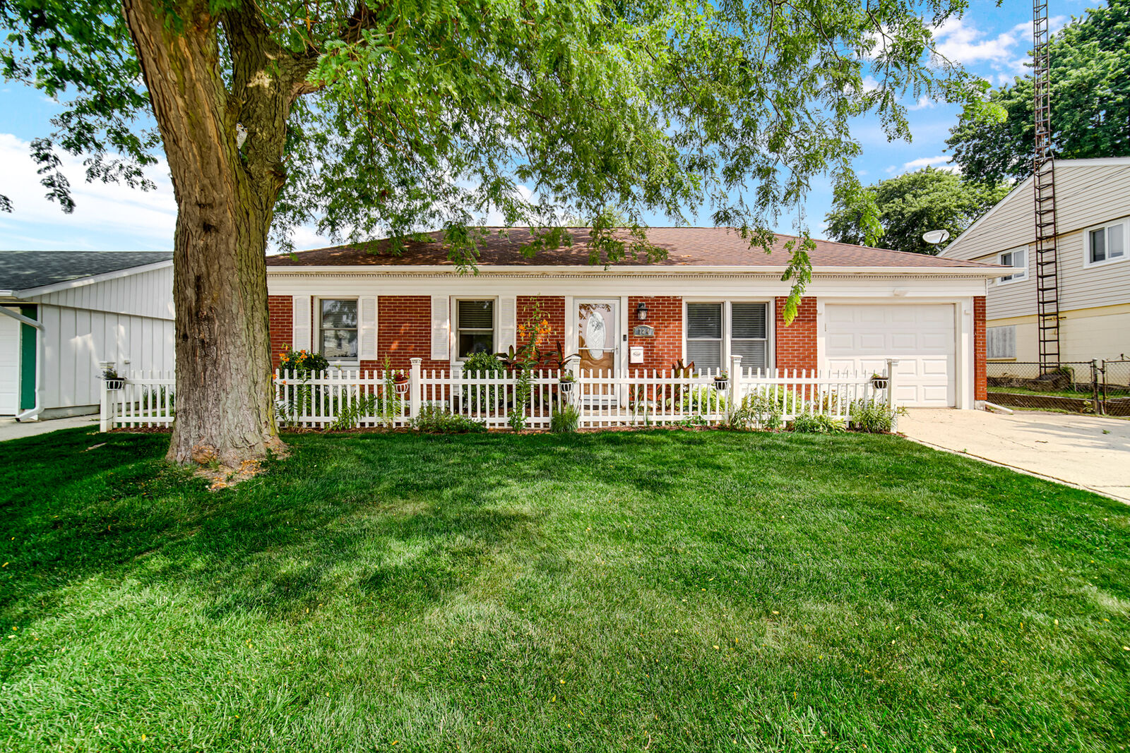 Property Photo:  724 Union Avenue  IL 60446 