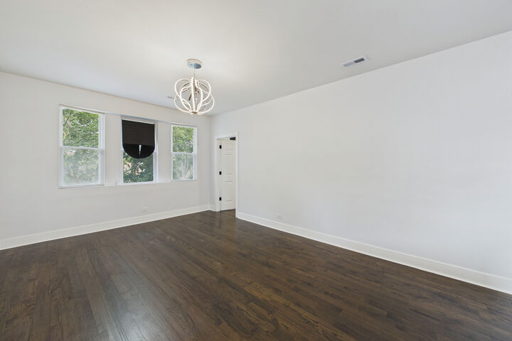 Property Photo: 7919 S Ellis Avenue 2 IL 60619