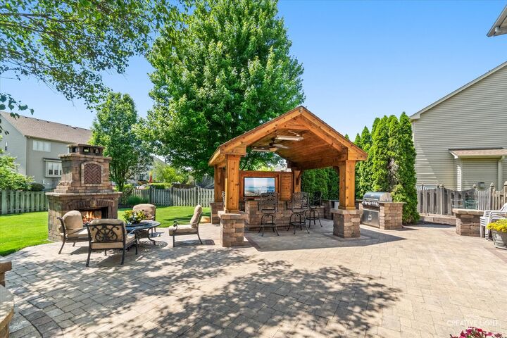 Property Photo: 390 Bloomfield Circle E IL 60543