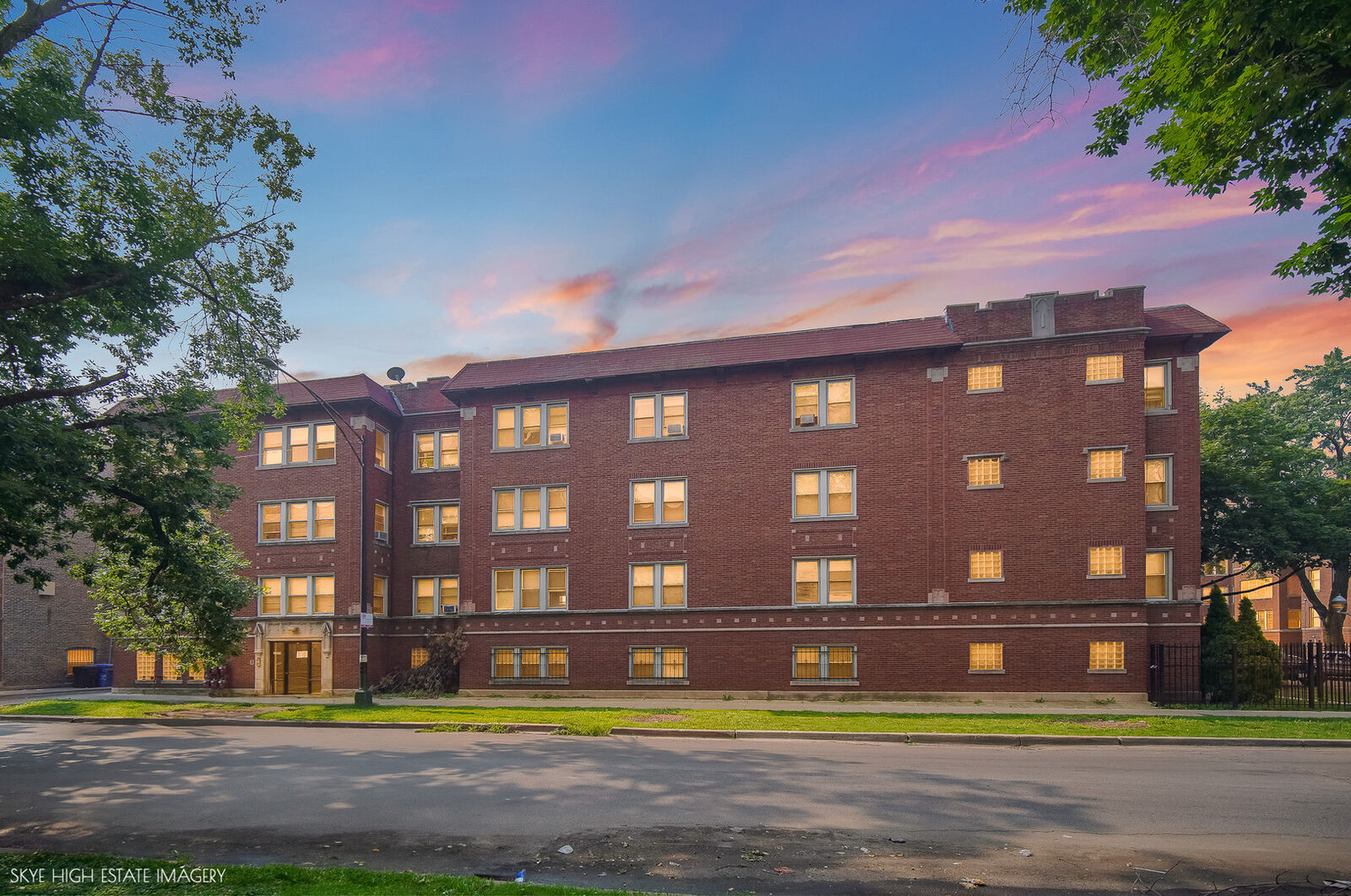 Property Photo: 2511 E 76th Street 3 IL 60649