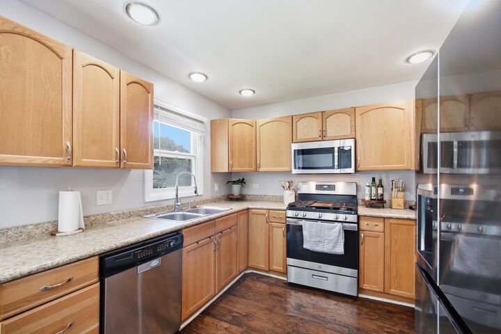 Property Photo:  549 Arthur Drive  IL 60013 