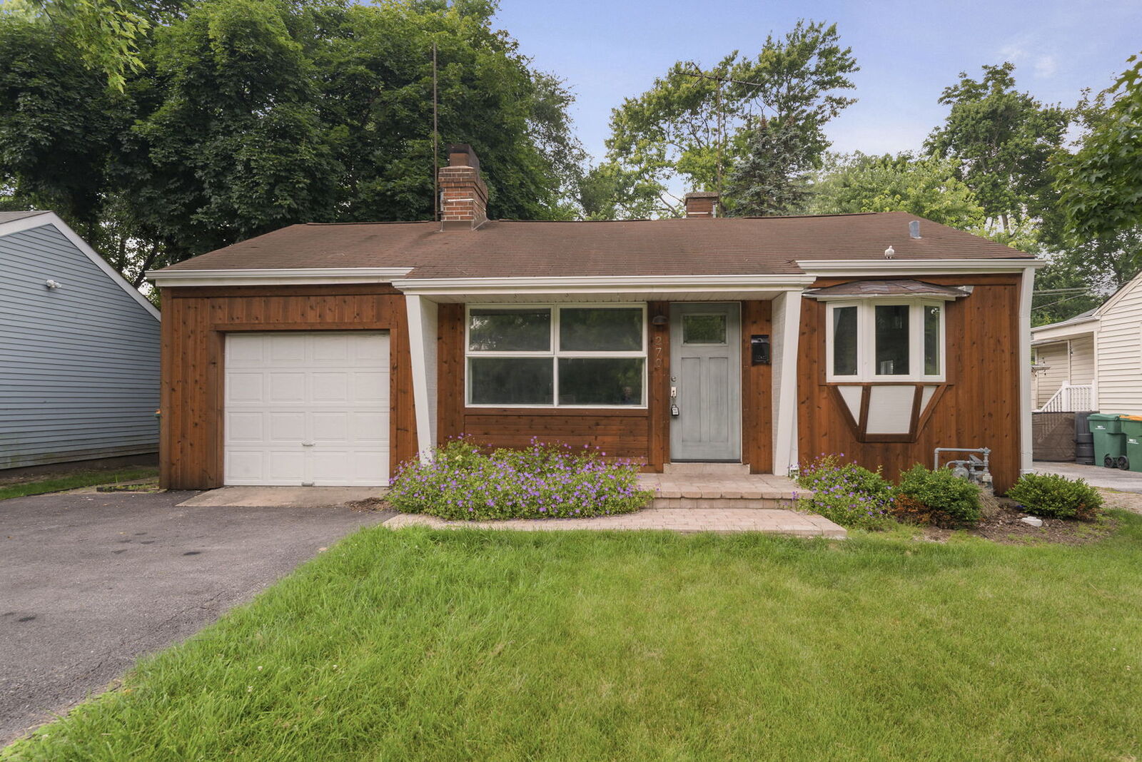 Property Photo: 270 Lagoon Drive IL 60093