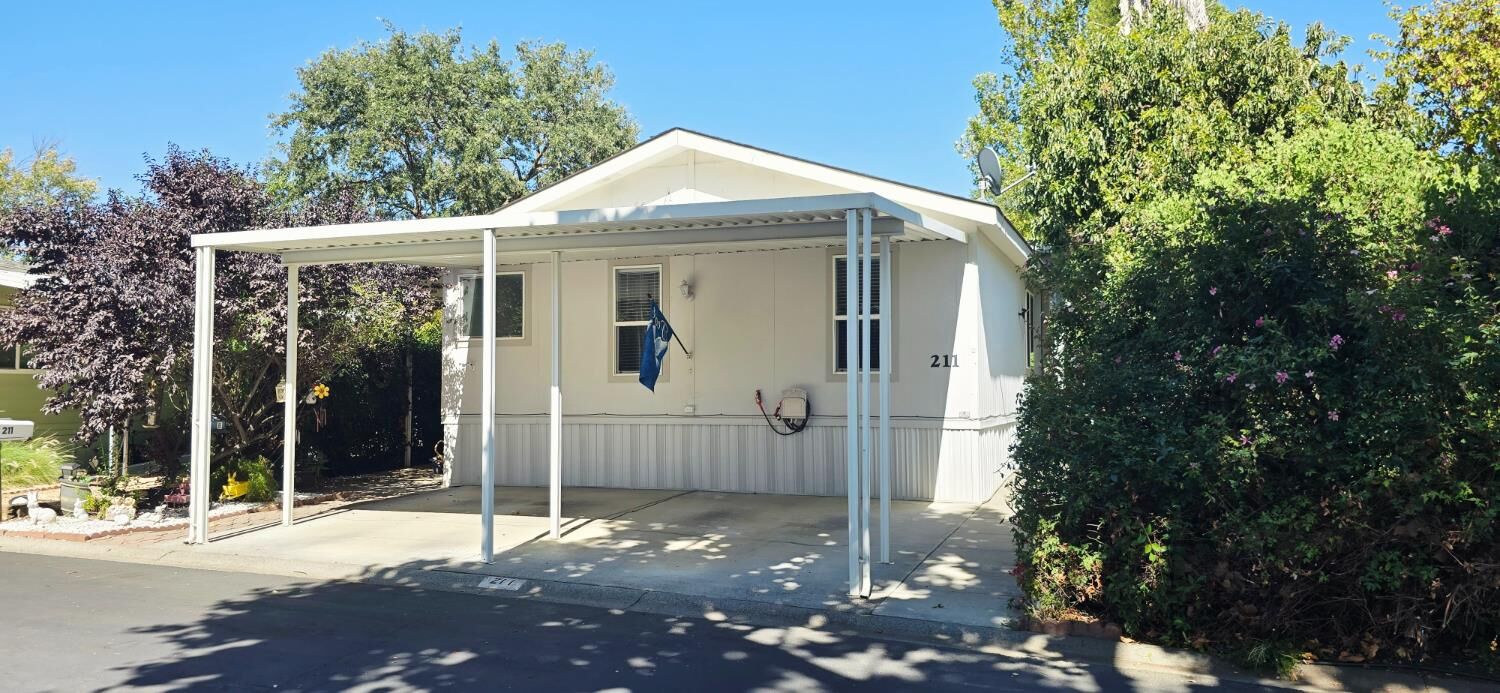 Property Photo: 211 Full Circle CA 95618