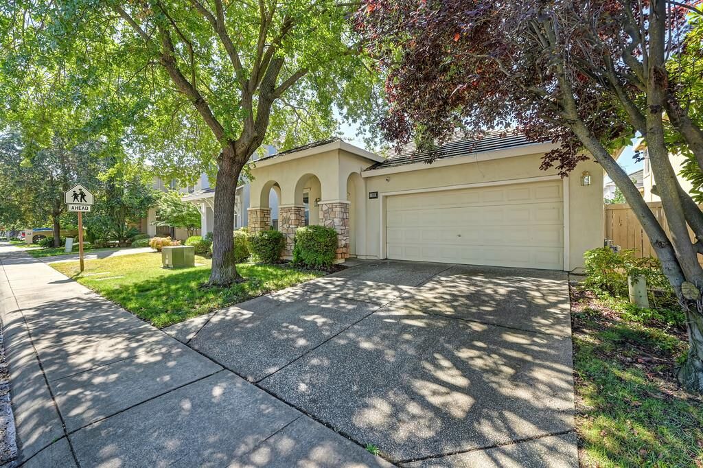 Property Photo:  11832 Loisdale Way  CA 95742 