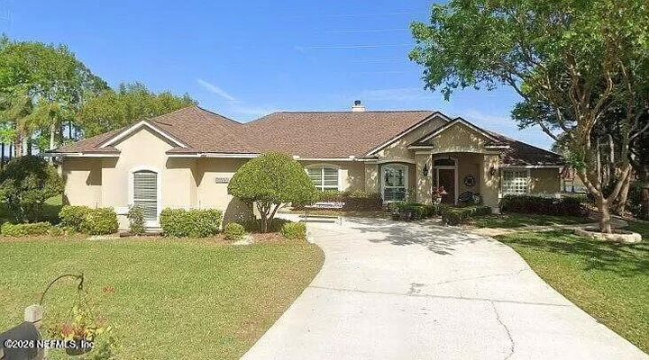 Property Photo: 13998 Canopy Overlook Court FL 32224