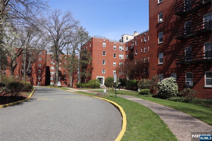 Property Photo: 2330 Linwood Avenue 3D NJ 07024