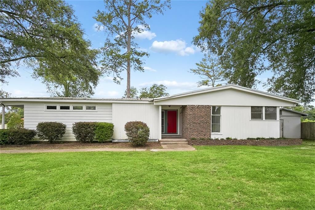 Property Photo: 701 N Central Avenue LA 70422