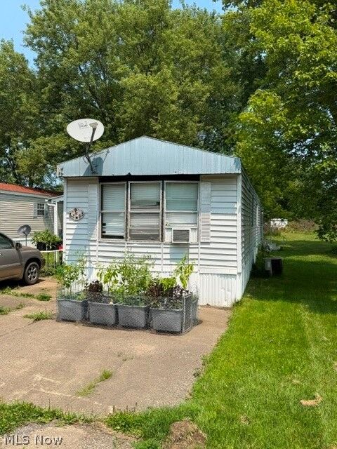 Property Photo: 0 Kings Drive SW OH 44481