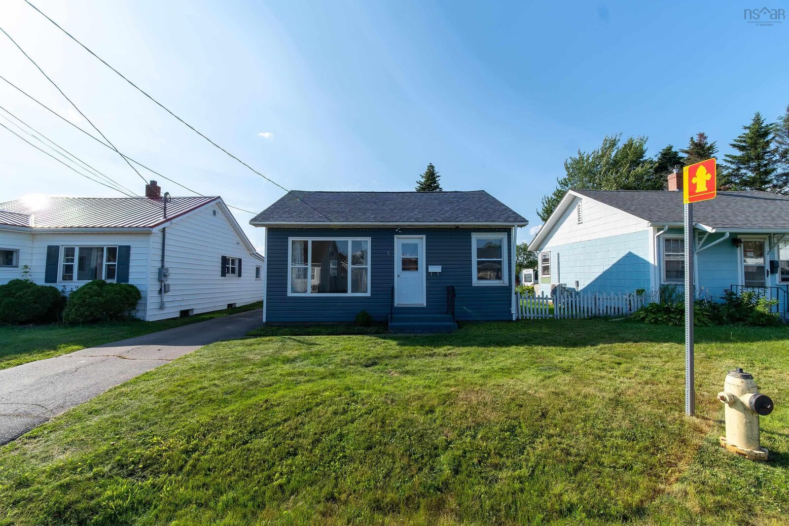 Property Photo:  5 Edgewood Avenue  NS B4H 1K6 