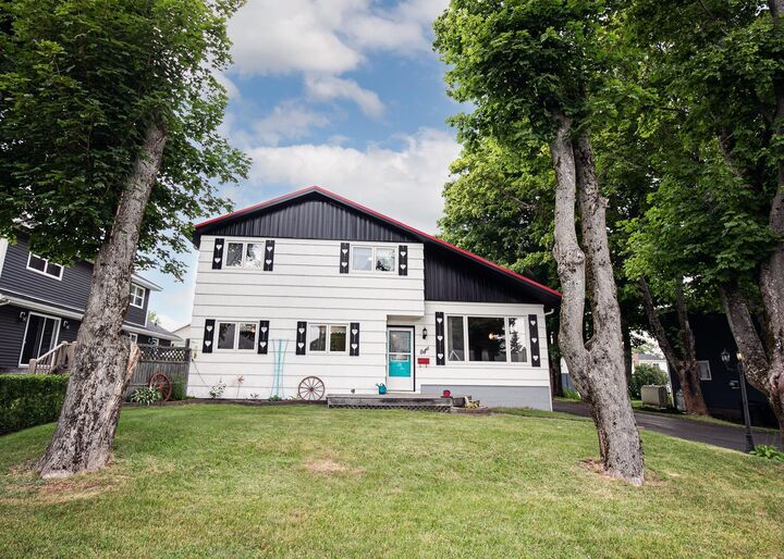Property Photo:  8 Allison Avenue  NS B4H 3V4 